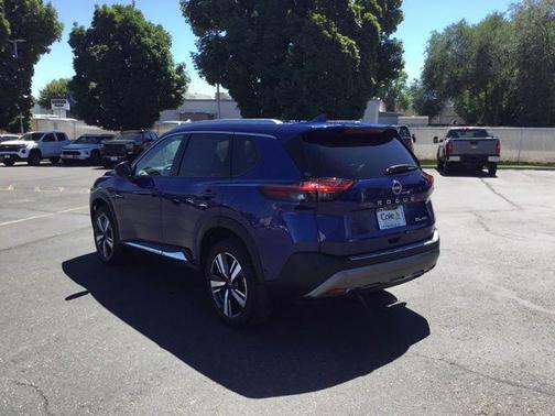 2022 Nissan Rogue SL