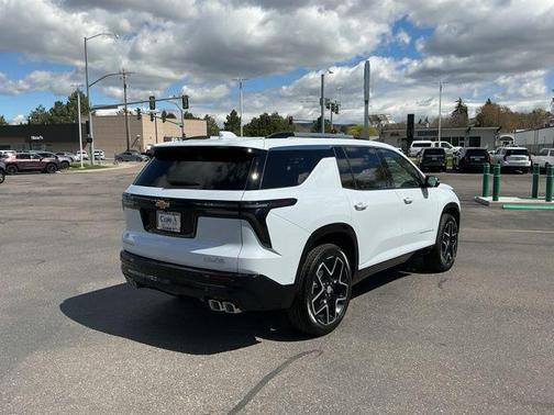 Polar White Tricoat 2026 Chevrolet Traverse High Country