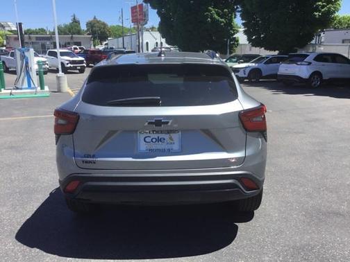 2025 Chevrolet Trax FWD 2RS