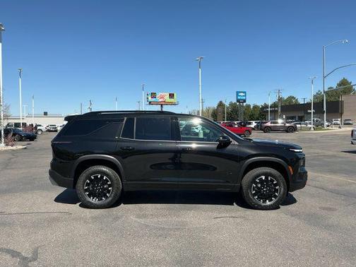 Mosaic Black Metallic 2026 Chevrolet Traverse AWD Z71