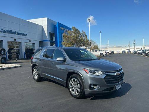 Satin Steel Metallic 2021 Chevrolet Traverse Premier