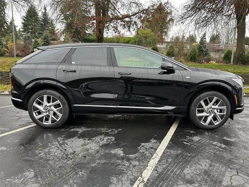 2025 Cadillac OPTIQ Luxury 2 AWD