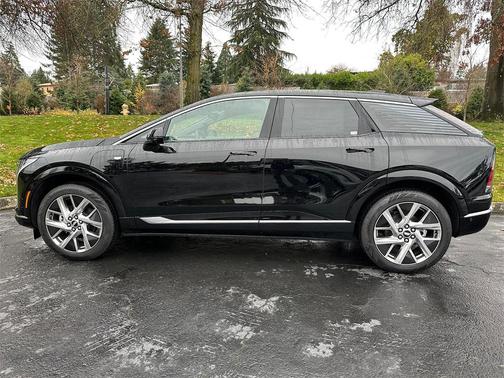 2025 Cadillac OPTIQ Luxury 2 AWD