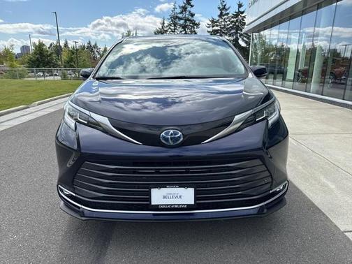 2024 Toyota Sienna Limited 7-Passenger
