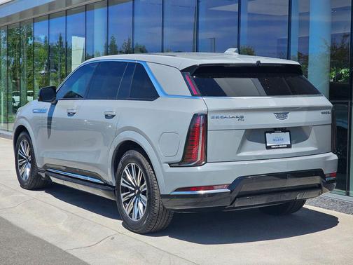 Luna Metallic 2026 Cadillac Escalade IQ Luxury