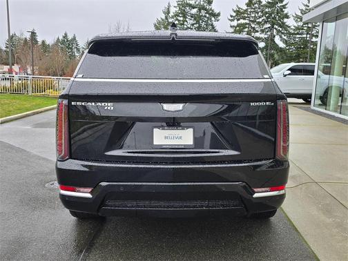 2025 Cadillac Escalade IQ Luxury 2