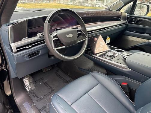 2025 Cadillac Escalade Luxury