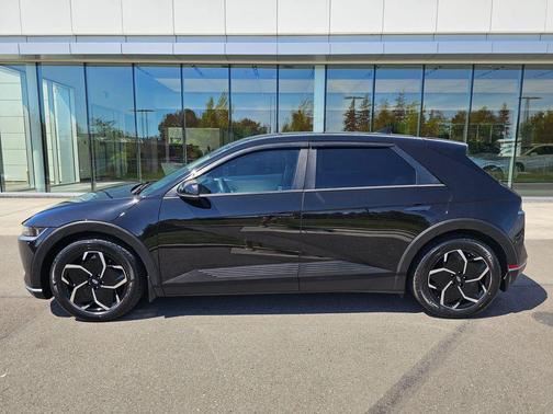 Phantom Black 2022 Hyundai IONIQ 5 SE