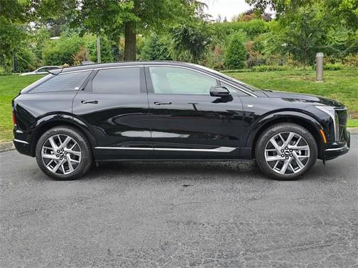 2025 Cadillac OPTIQ Luxury 2 AWD