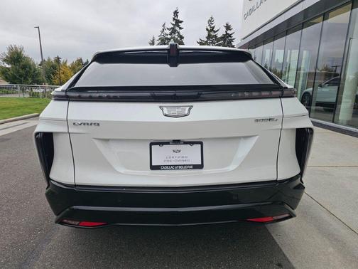 Crystal White Tricoat 2024 Cadillac LYRIQ Sport
