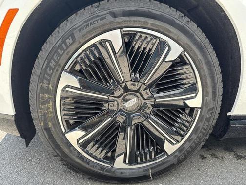 2025 Cadillac Escalade IQ Sport 2