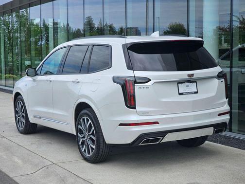 Crystal White Tricoat 2022 Cadillac XT6 Sport AWD