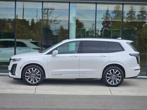 Crystal White Tricoat 2022 Cadillac XT6 Sport AWD