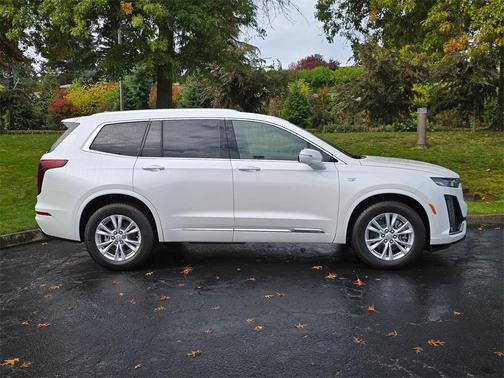 2025 Cadillac XT6 Luxury AWD