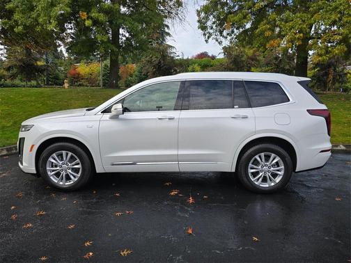 2025 Cadillac XT6 Luxury AWD