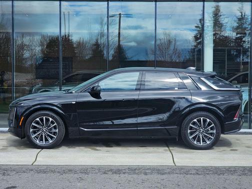Stellar Black Metallic 2025 Cadillac LYRIQ Sport