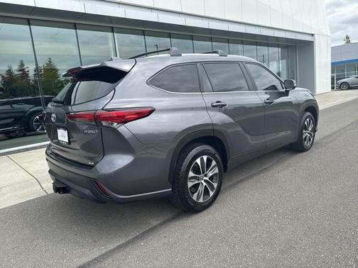2023 Toyota Highlander Hybrid XLE