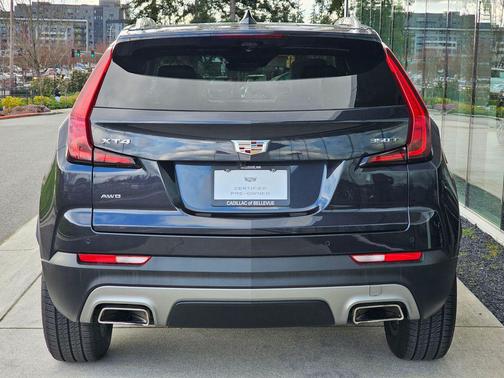 2022 Cadillac XT4 Premium Luxury