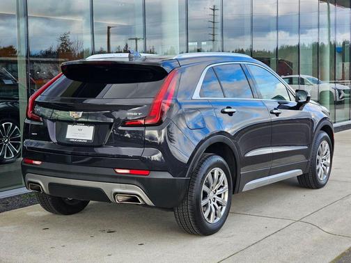 2022 Cadillac XT4 Premium Luxury