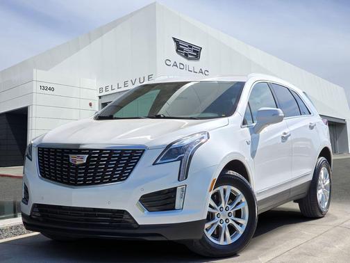 Crystal White Tricoat 2024 Cadillac XT5 Luxury