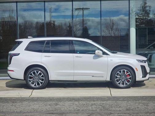 Crystal White Tricoat 2023 Cadillac XT6 Sport AWD