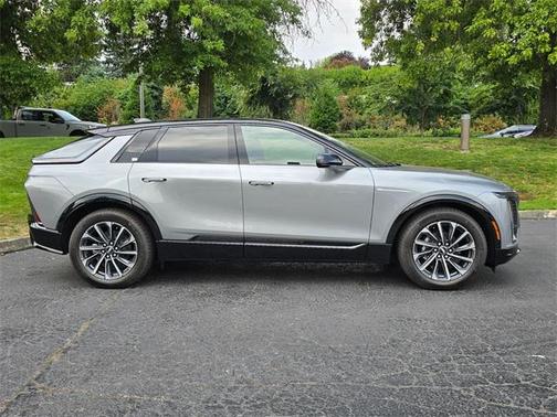 2025 Cadillac LYRIQ Sport