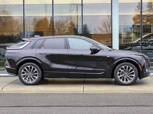 Stellar Black Metallic 2026 Cadillac LYRIQ Premium Sport