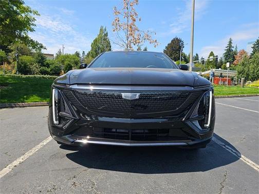 2025 Cadillac LYRIQ Sport