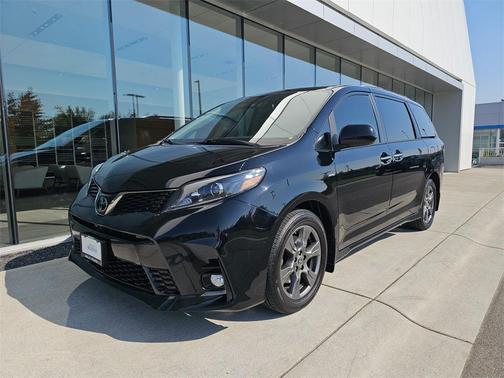 2020 Toyota Sienna SE Premium