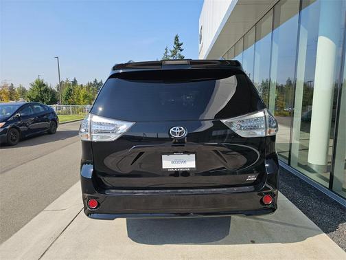 2020 Toyota Sienna SE Premium