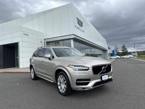 2016 Volvo XC90 T6 Momentum