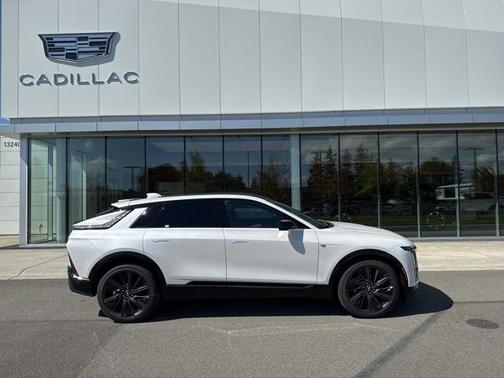 2025 Cadillac LYRIQ Sport