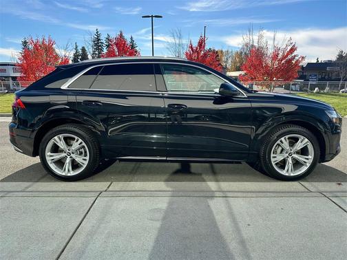 2023 Audi Q8 55 Premium Plus