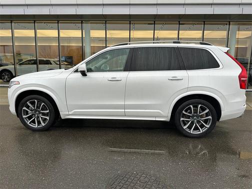 2019 Volvo XC90 T6 Momentum