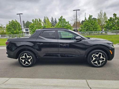 Phantom Black 2023 Hyundai SANTA CRUZ Limited