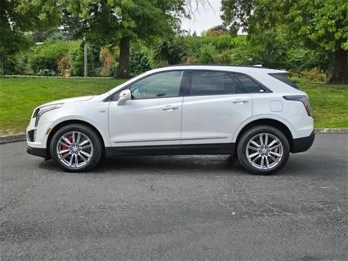 2025 Cadillac XT5 Sport