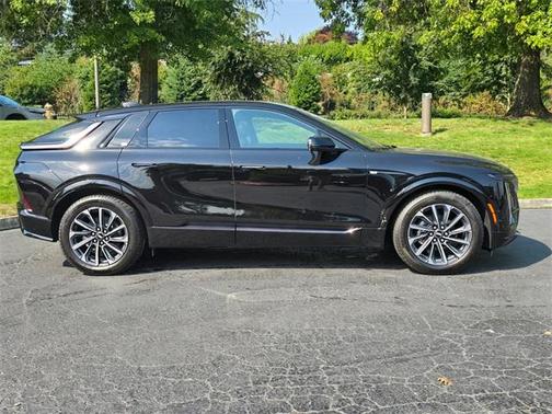 2025 Cadillac LYRIQ Sport