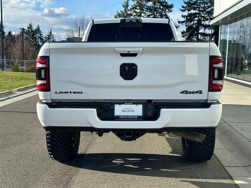 2022 RAM 3500 Limited Crew Cab 4x4 8' Box