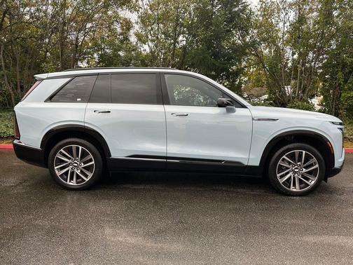 Nimbus Metallic 2026 Cadillac VISTIQ Sport