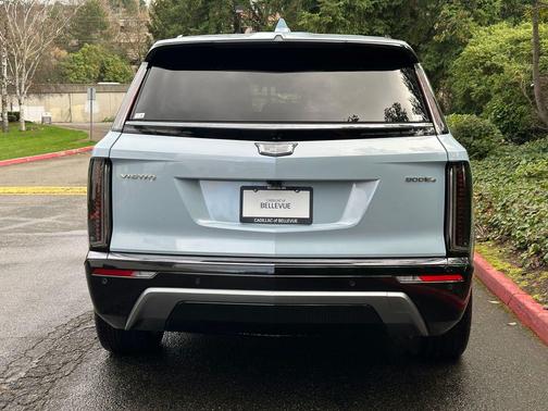 Nimbus Metallic 2026 Cadillac VISTIQ Sport