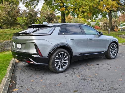 2025 Cadillac LYRIQ Sport