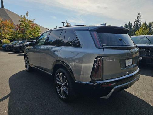 Argent Silver Metallic 2027 Cadillac VISTIQ Sport