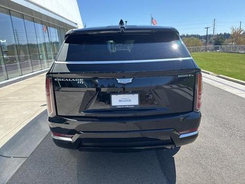 2025 Cadillac Escalade Luxury