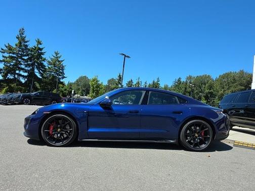 2022 Porsche Taycan GTS