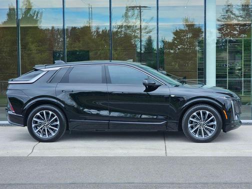 Stellar Black Metallic 2024 Cadillac LYRIQ Sport