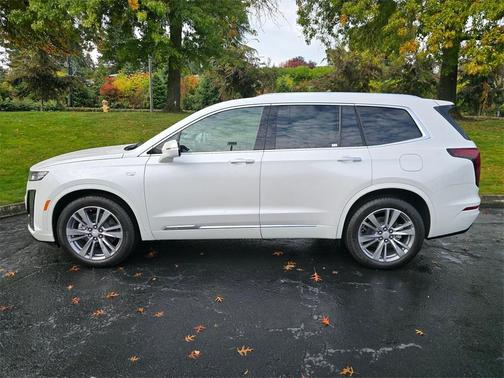 2025 Cadillac XT6 Premium Luxury AWD