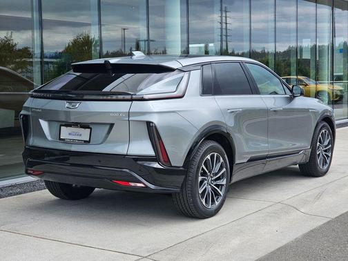 Argent Silver Metallic 2026 Cadillac LYRIQ Sport