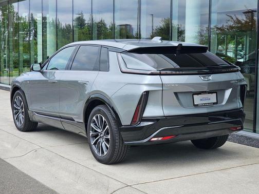 Argent Silver Metallic 2026 Cadillac LYRIQ Sport