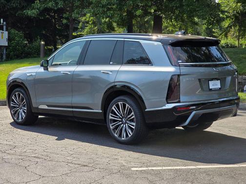 Argent Silver Metallic 2026 Cadillac VISTIQ Premium Luxury