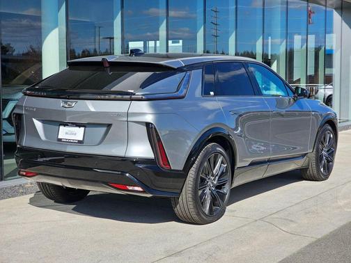 Argent Silver Metallic 2026 Cadillac LYRIQ Signature Sport